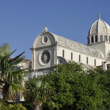 Frane Near Krka Waterfalls & Sibenik Dom wakacyjny Ladevci