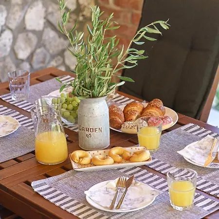 Prázdninový dům Frane Near Krka Waterfalls & Sibenik *