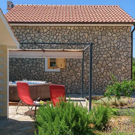 Frane Near Krka Waterfalls & Sibenik Dom wakacyjny *