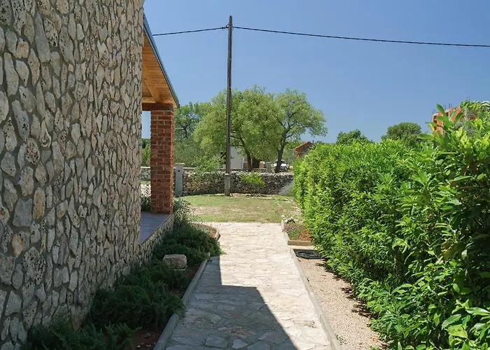 Frane Near Krka Waterfalls & Sibenik Vakantiehuis Ladevci